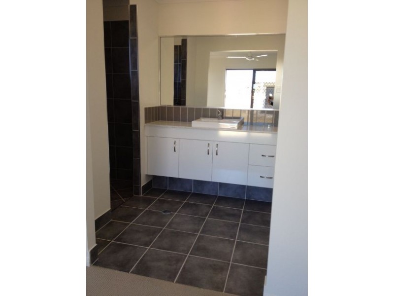 4 Oysterlee, Beaconsfield QLD 4740