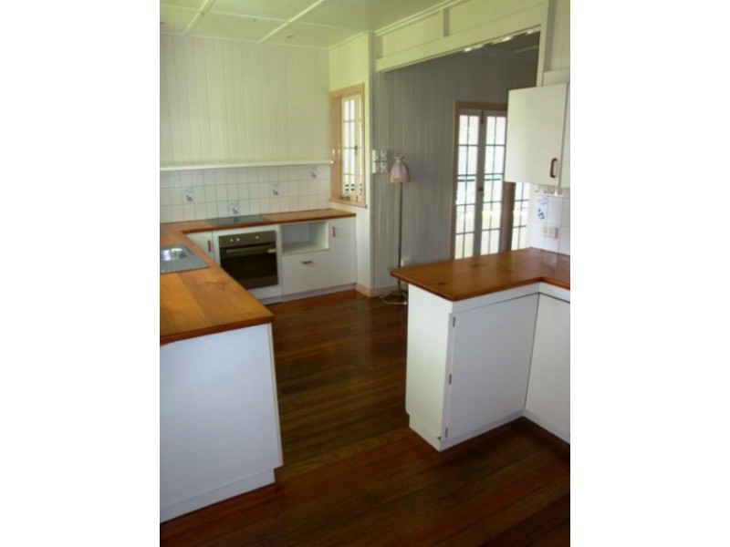 12 Taylor Street, Mackay QLD 4740