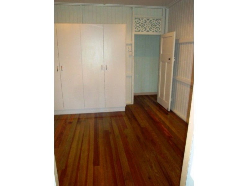 12 Taylor Street, Mackay QLD 4740