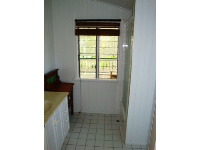 12 Taylor Street, Mackay QLD 4740