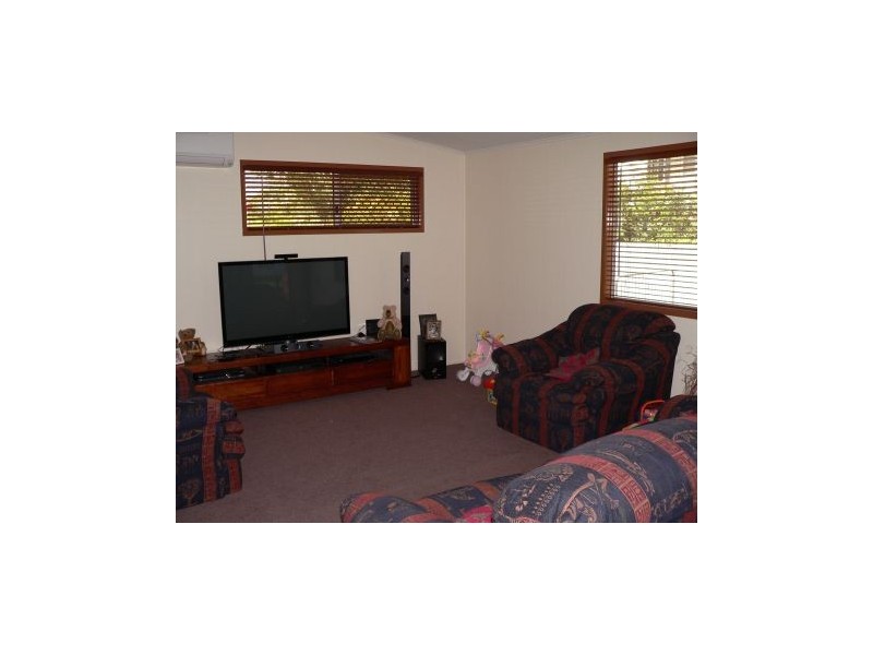 6 Phillips, Dysart QLD 4745