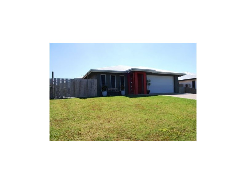 8 Eileen St, Walkerston QLD 4751