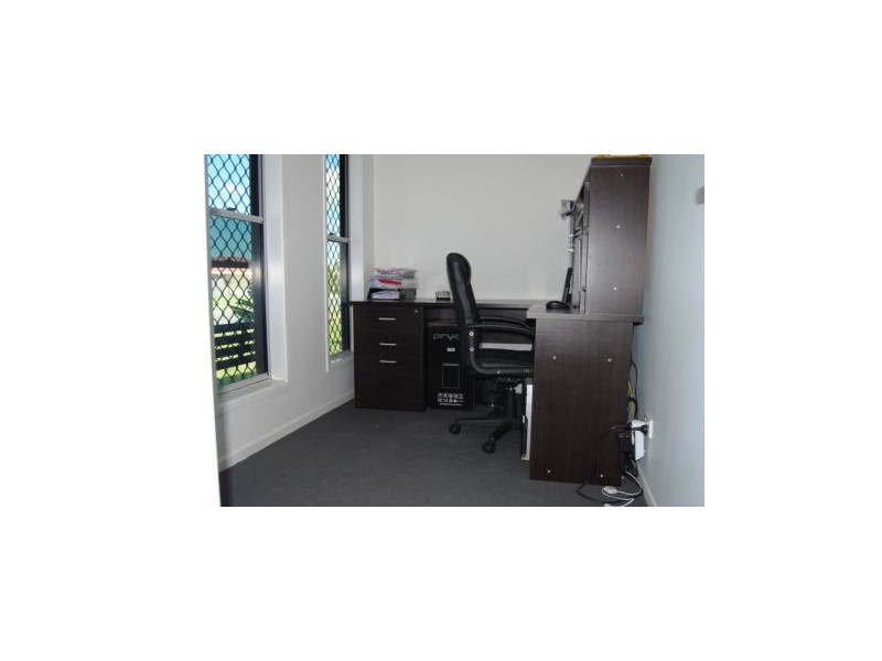 8 Eileen St, Walkerston QLD 4751