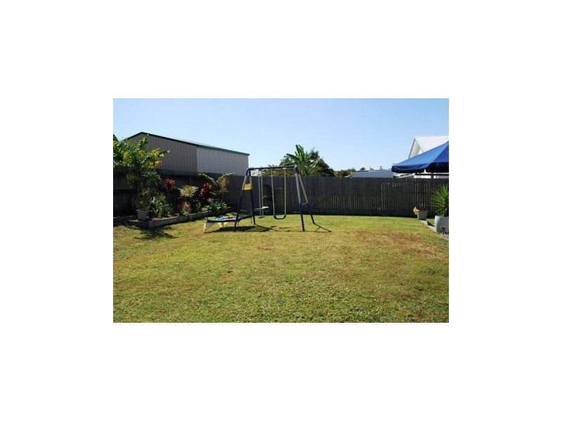8 Eileen St, Walkerston QLD 4751