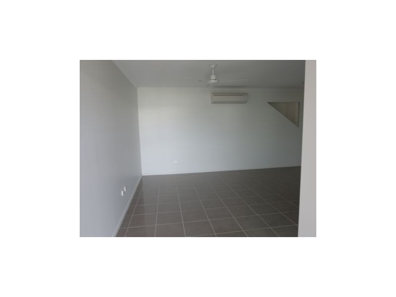 35 Lancaster Way, Ooralea QLD 4740