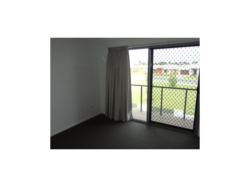 35 Lancaster Way, Ooralea QLD 4740