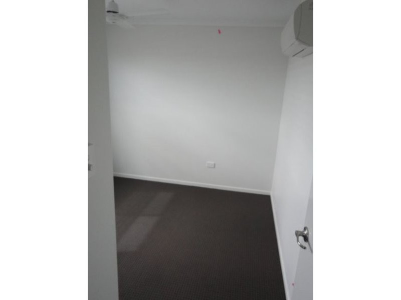 35 Lancaster Way, Ooralea QLD 4740