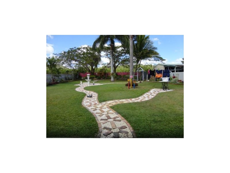 169 McIntyre Road, Calen QLD 4798