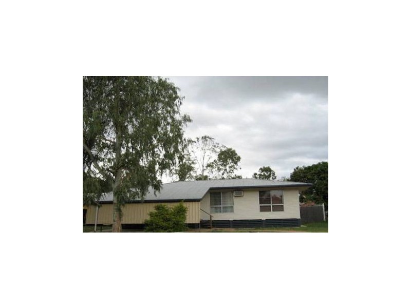 2 Leichhardt, Moranbah QLD 4744