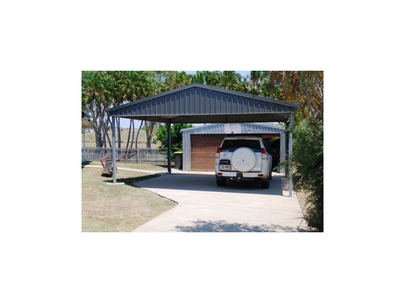 13 Edmund Kennedy Crt, Rural View QLD 4740