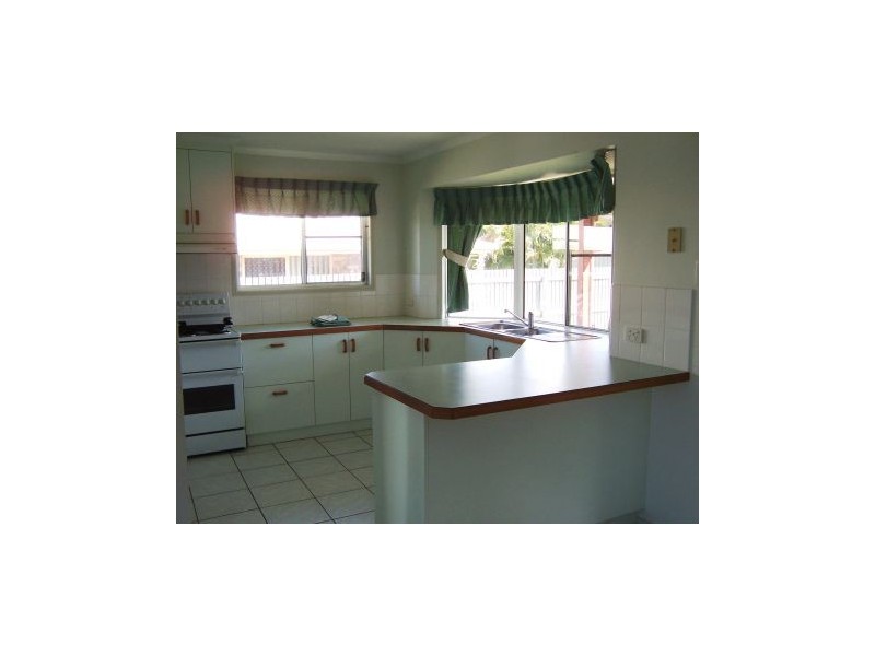 10 Henry Court, Beaconsfield QLD 4740