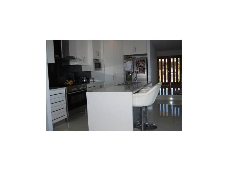 4 Rafter Crt, Rural View QLD 4740