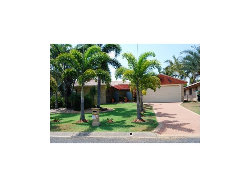 6 Hayman Crt, Bucasia QLD 4750