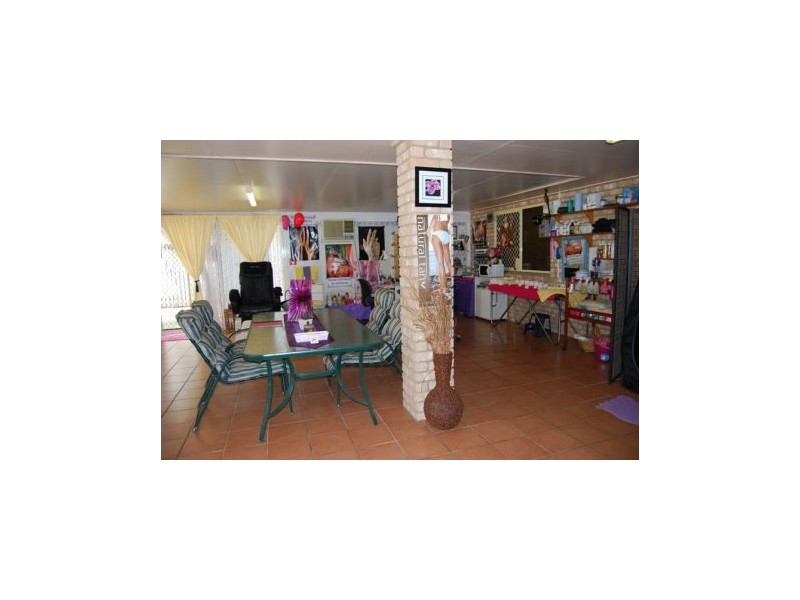 6 Hayman Crt, Bucasia QLD 4750