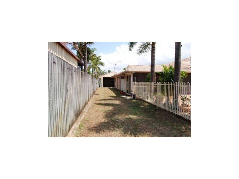 6 Hayman Crt, Bucasia QLD 4750