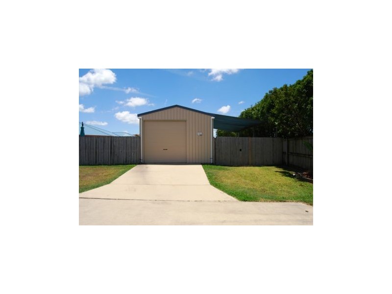 15 Victor Ave, Glenella QLD 4740