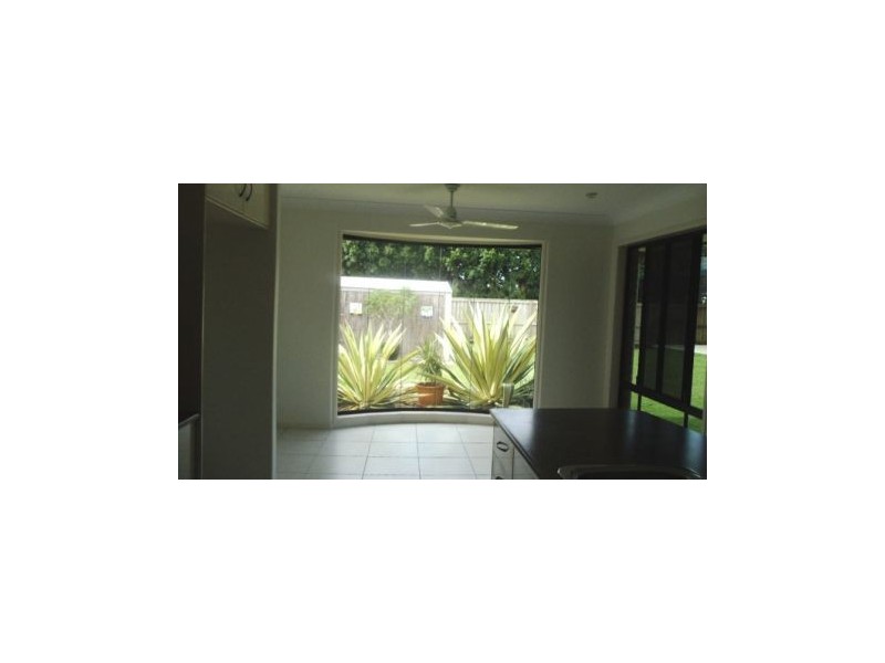 15 Victor Ave, Glenella QLD 4740