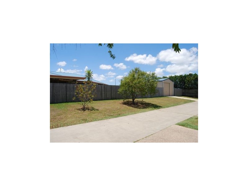 15 Victor Ave, Glenella QLD 4740