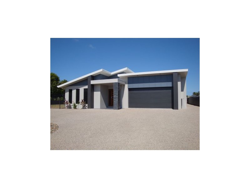 4 Compass Court, Shoal Point QLD 4750