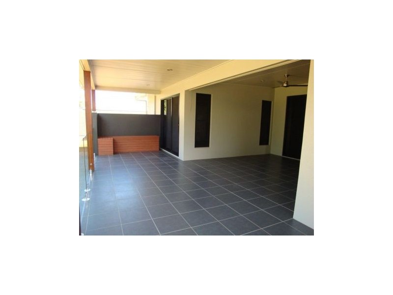 4 Compass Court, Shoal Point QLD 4750