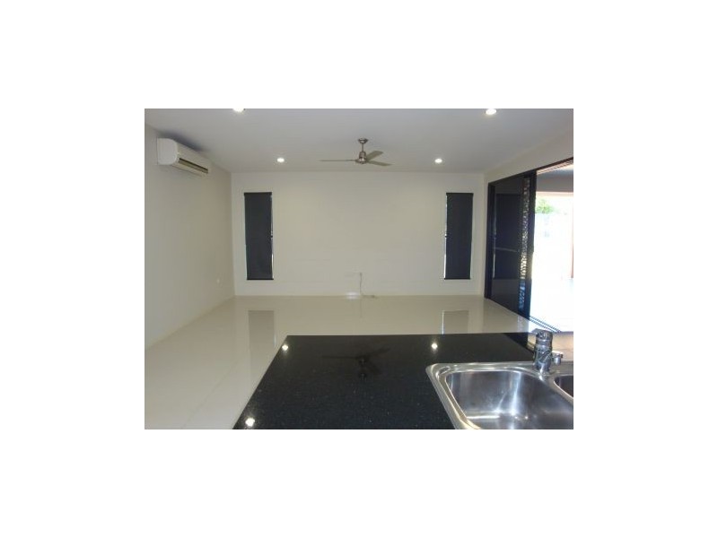 4 Compass Court, Shoal Point QLD 4750