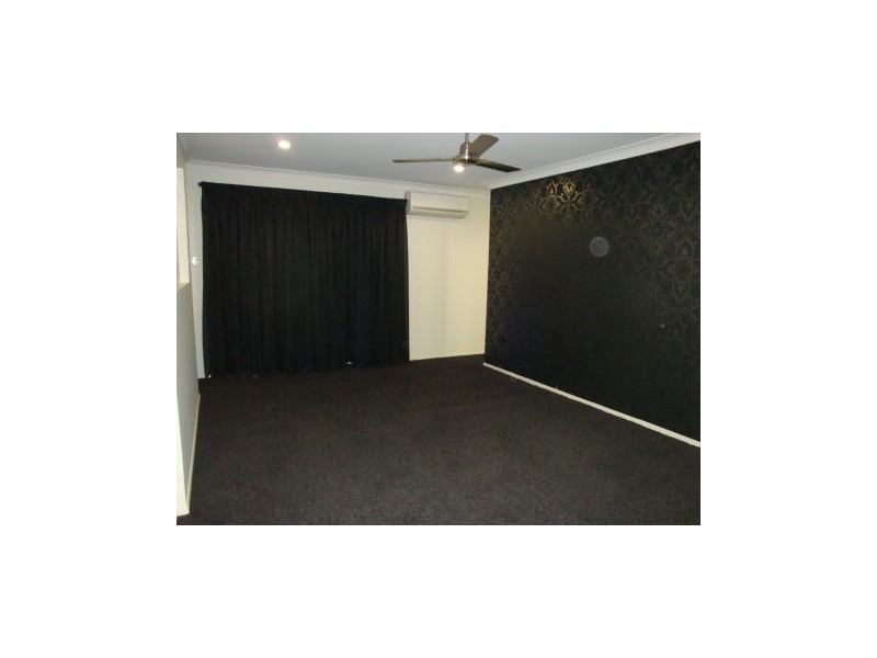 4 Compass Court, Shoal Point QLD 4750