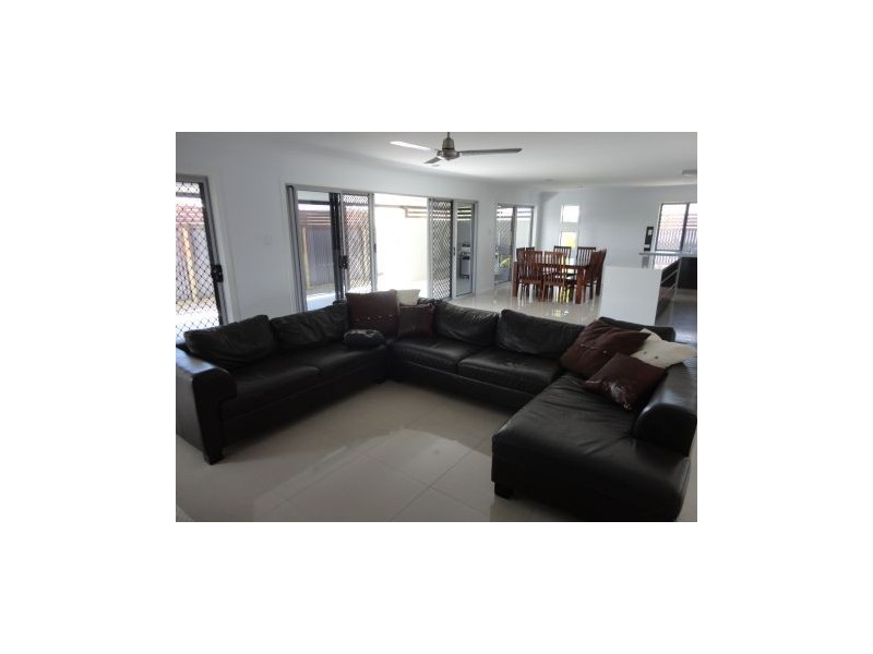 97 Canecutters Drive, Ooralea QLD 4740