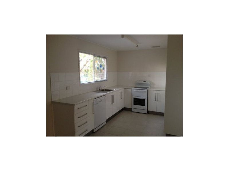 18 Forrest Drive, Moranbah QLD 4744