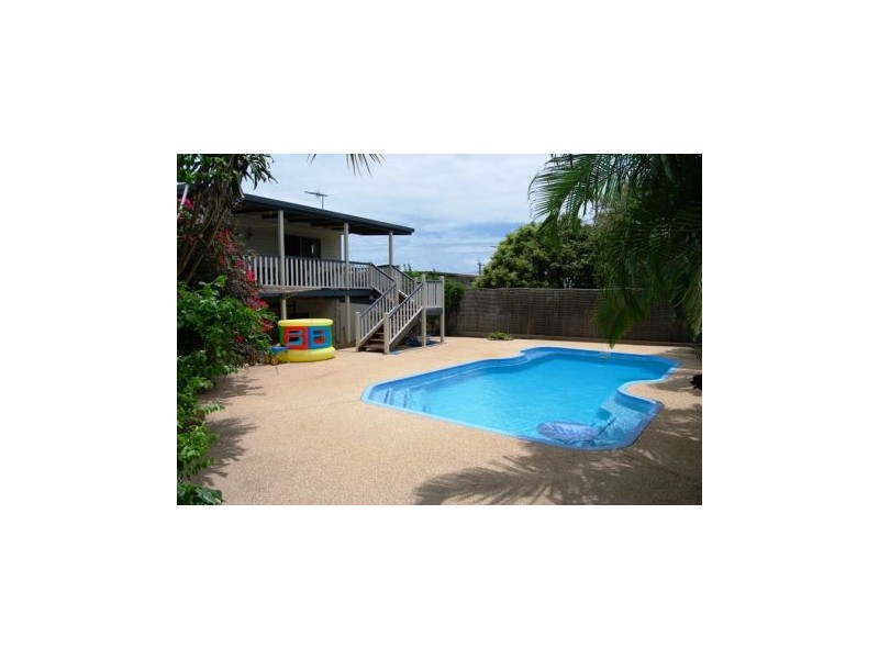 35 Cahill Cr, Rural View QLD 4740