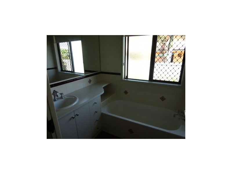 6 Shellcove Court, Blacks Beach QLD 4740