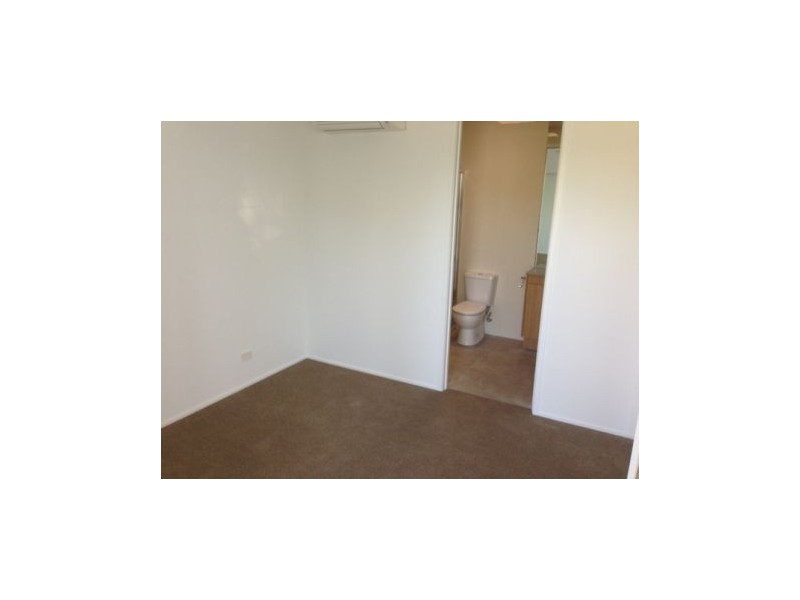 2/36 St Francis Drive, Moranbah QLD 4744