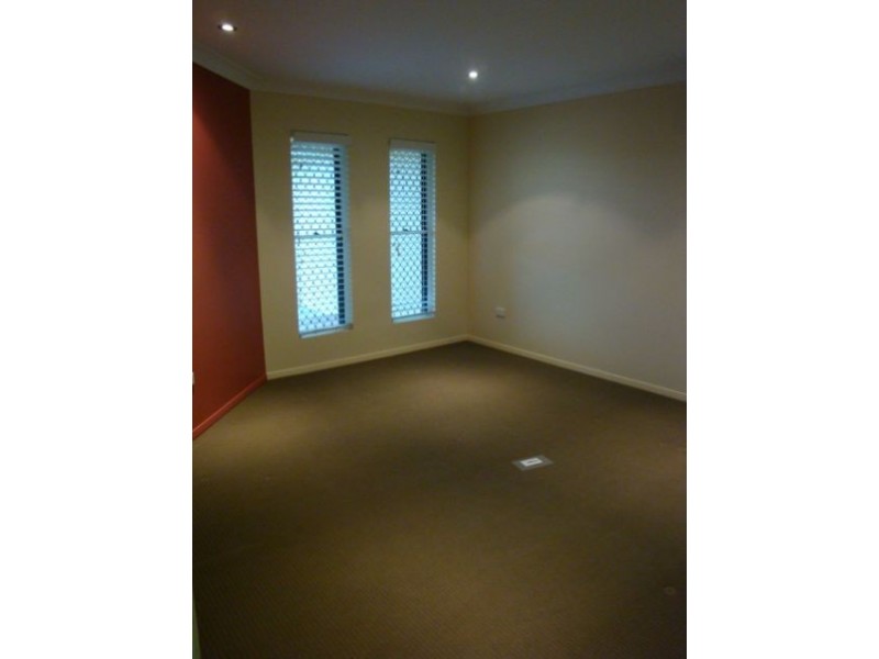 11 Cooper Court, Rural View QLD 4740