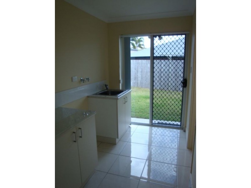 11 Cooper Court, Rural View QLD 4740