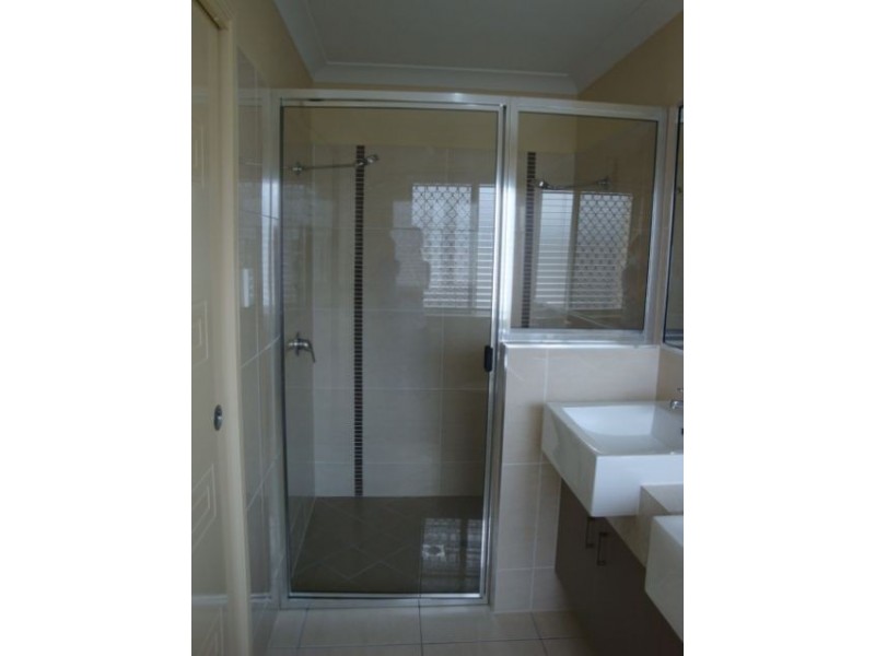 11 Cooper Court, Rural View QLD 4740