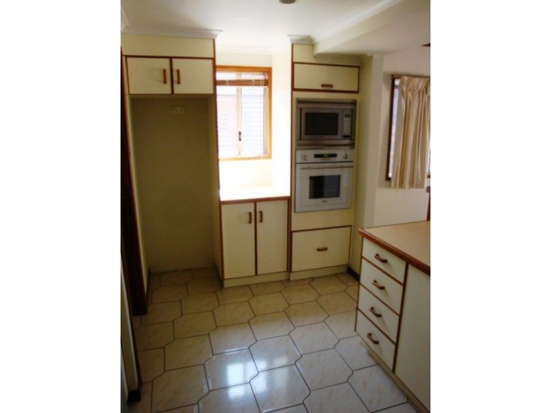 2/337 Alfred Street, Mackay QLD 4740