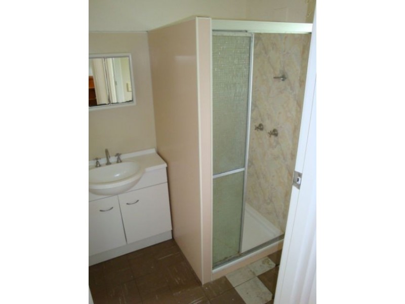 4/110 Range Road, Sarina QLD 4737