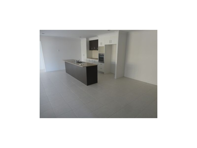 1/12 Halifax Place, Bucasia QLD 4750