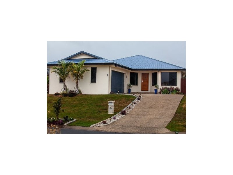 4 Crestview Crescent, Bucasia QLD 4750
