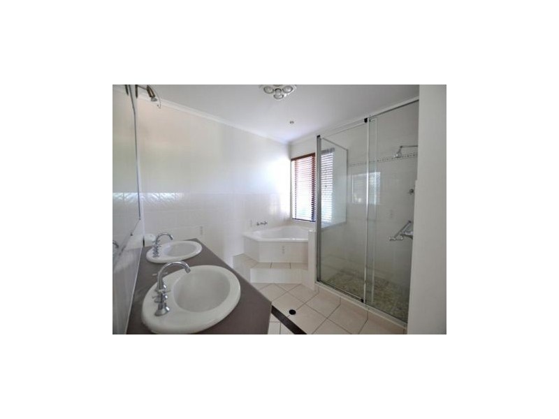 28 Sailway Drive, Eimeo QLD 4740