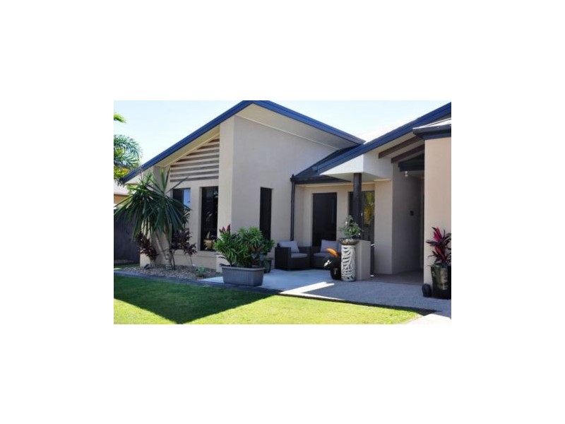 10 Miami Tce, Blacks Beach QLD 4740