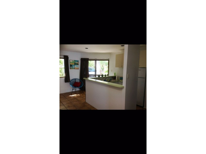 4/4 Symons Avenue, Bucasia QLD 4750