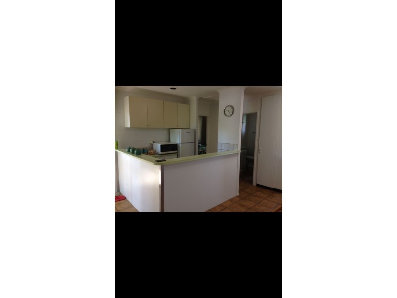 4/4 Symons Avenue, Bucasia QLD 4750