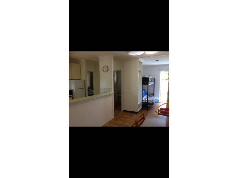 4/4 Symons Avenue, Bucasia QLD 4750