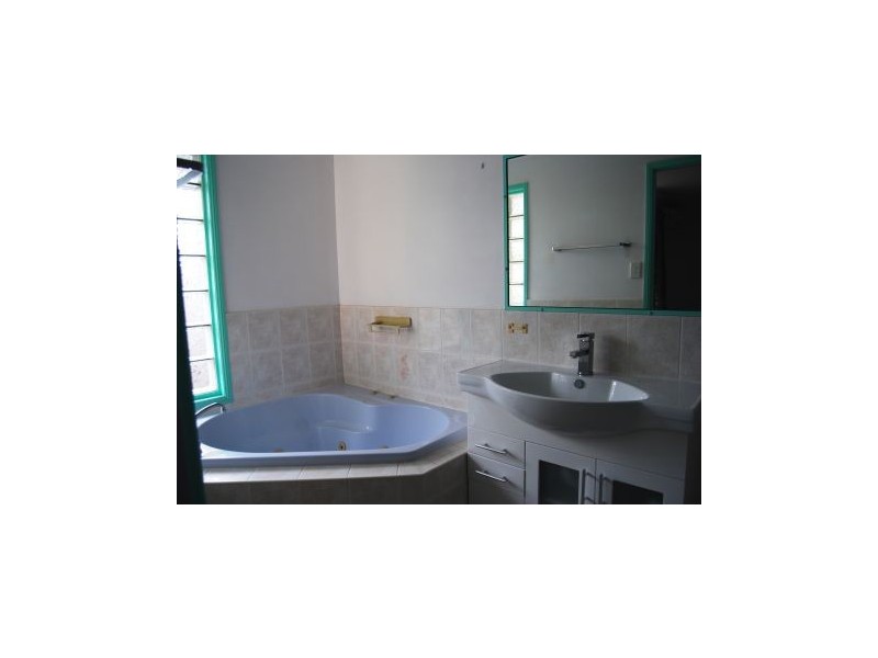 11 Neill Street, East Mackay QLD 4740