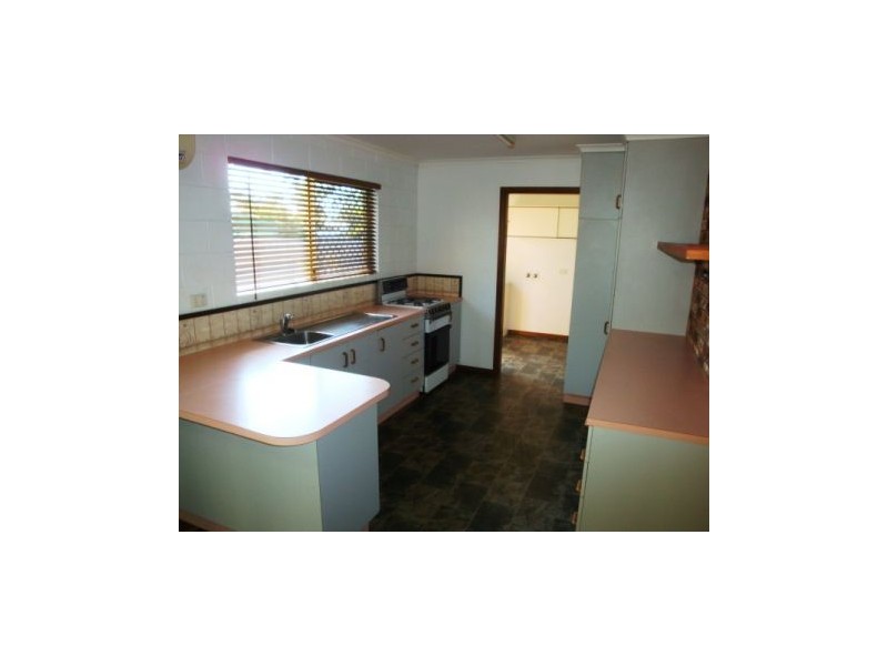 4 Jean Court, Bucasia QLD 4750