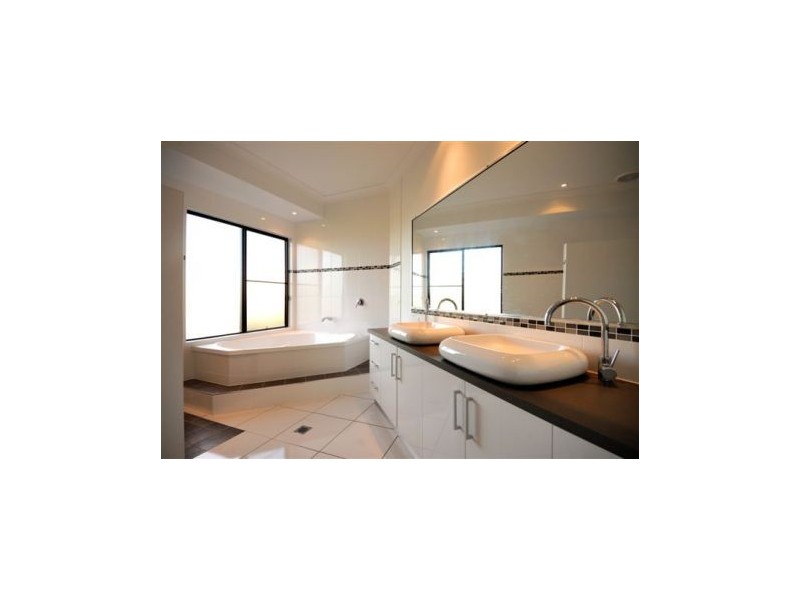 51 Clive Rogers Drive, Mirani QLD 4754