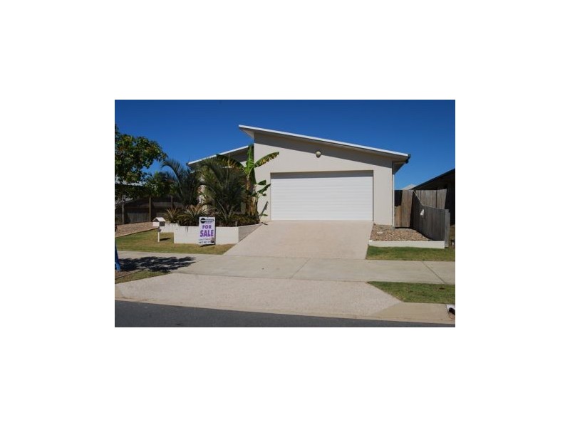 8 Helmsman Drive, Bucasia QLD 4750
