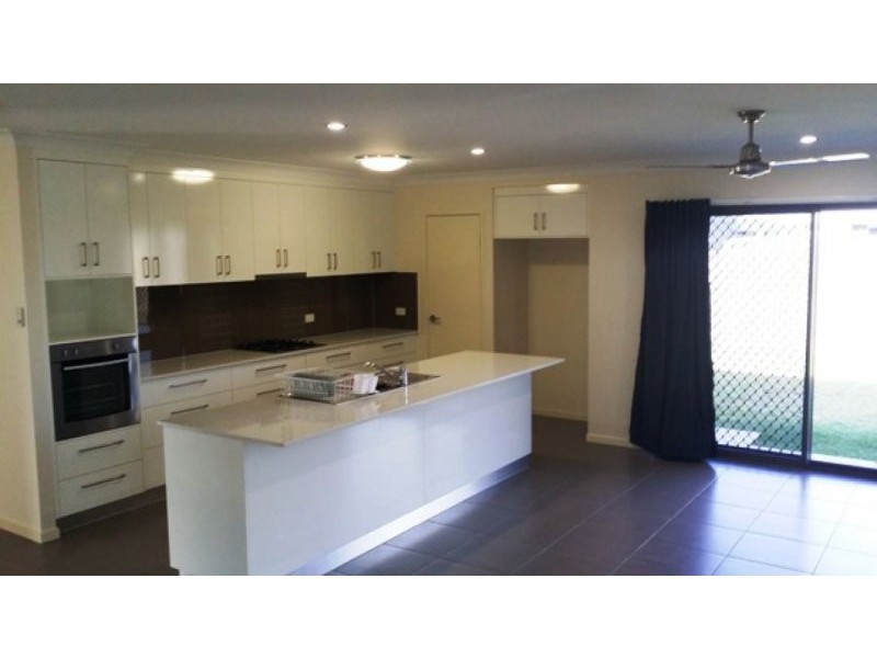 19 Amelia Drive, Mirani QLD 4754