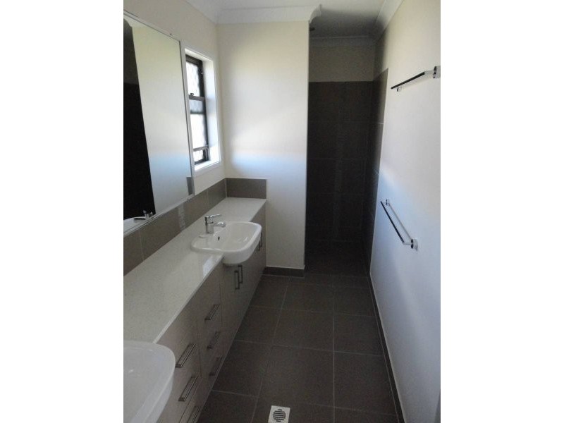 19 Amelia Drive, Mirani QLD 4754