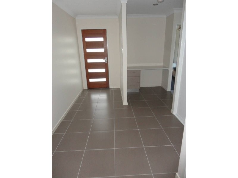 19 Amelia Drive, Mirani QLD 4754